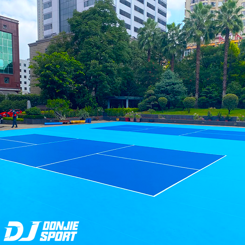 outdoor pickleball court flooring